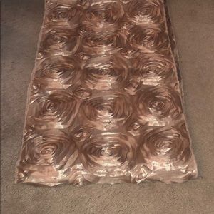 3 - 3D rose table runners